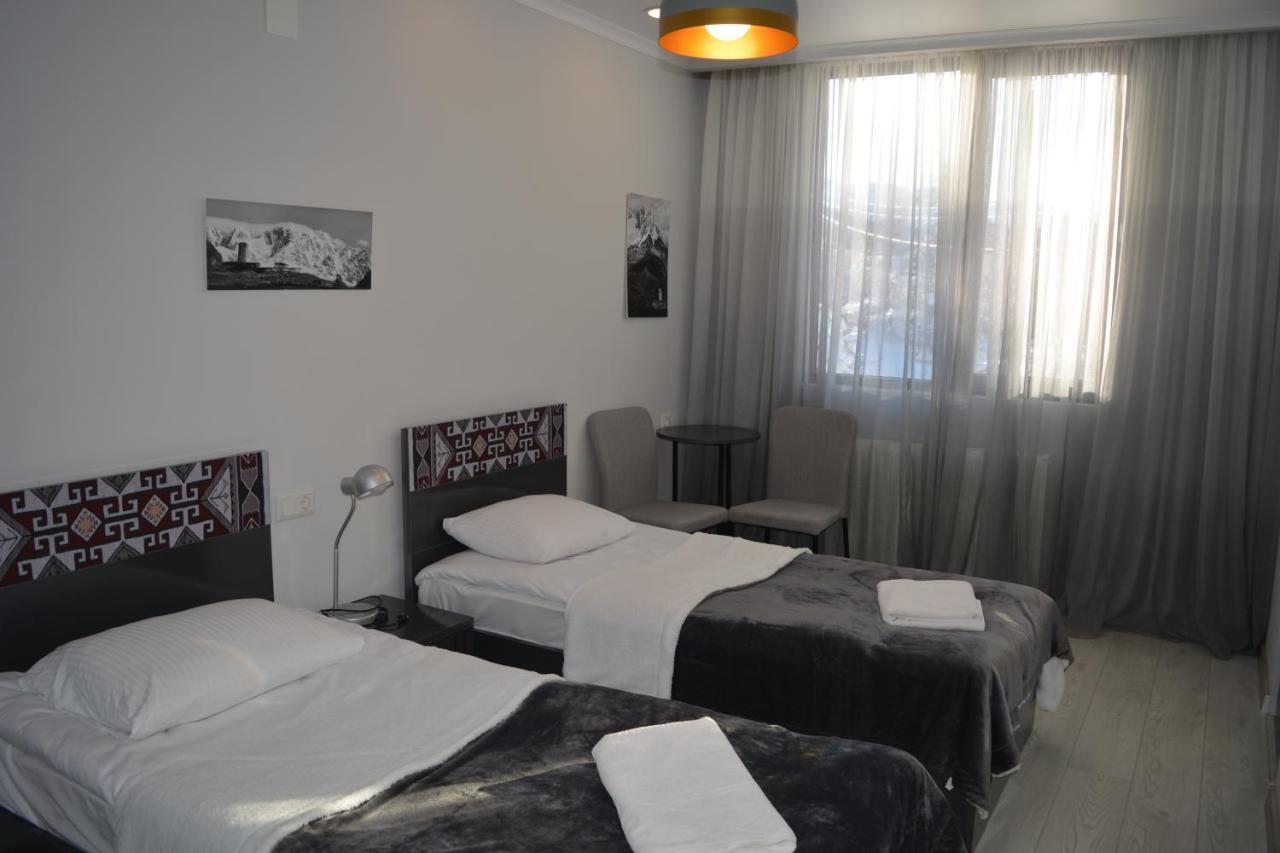 Guesthouse Of Manoni Ratiani Mestia Esterno foto