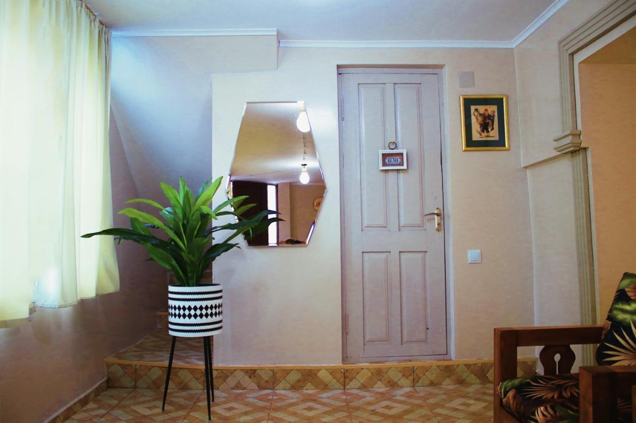 Guesthouse Of Manoni Ratiani Mestia Esterno foto