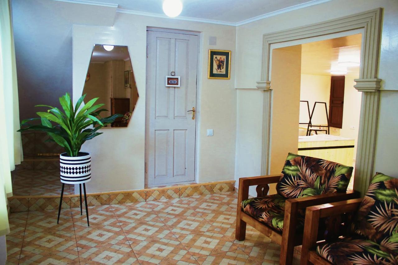 Guesthouse Of Manoni Ratiani Mestia Esterno foto